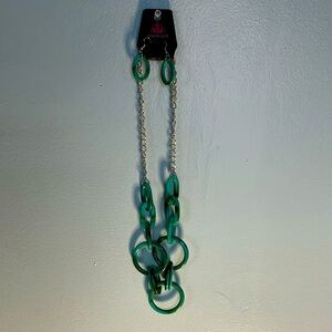 Paparazzi green and silver necklace. O/S. New